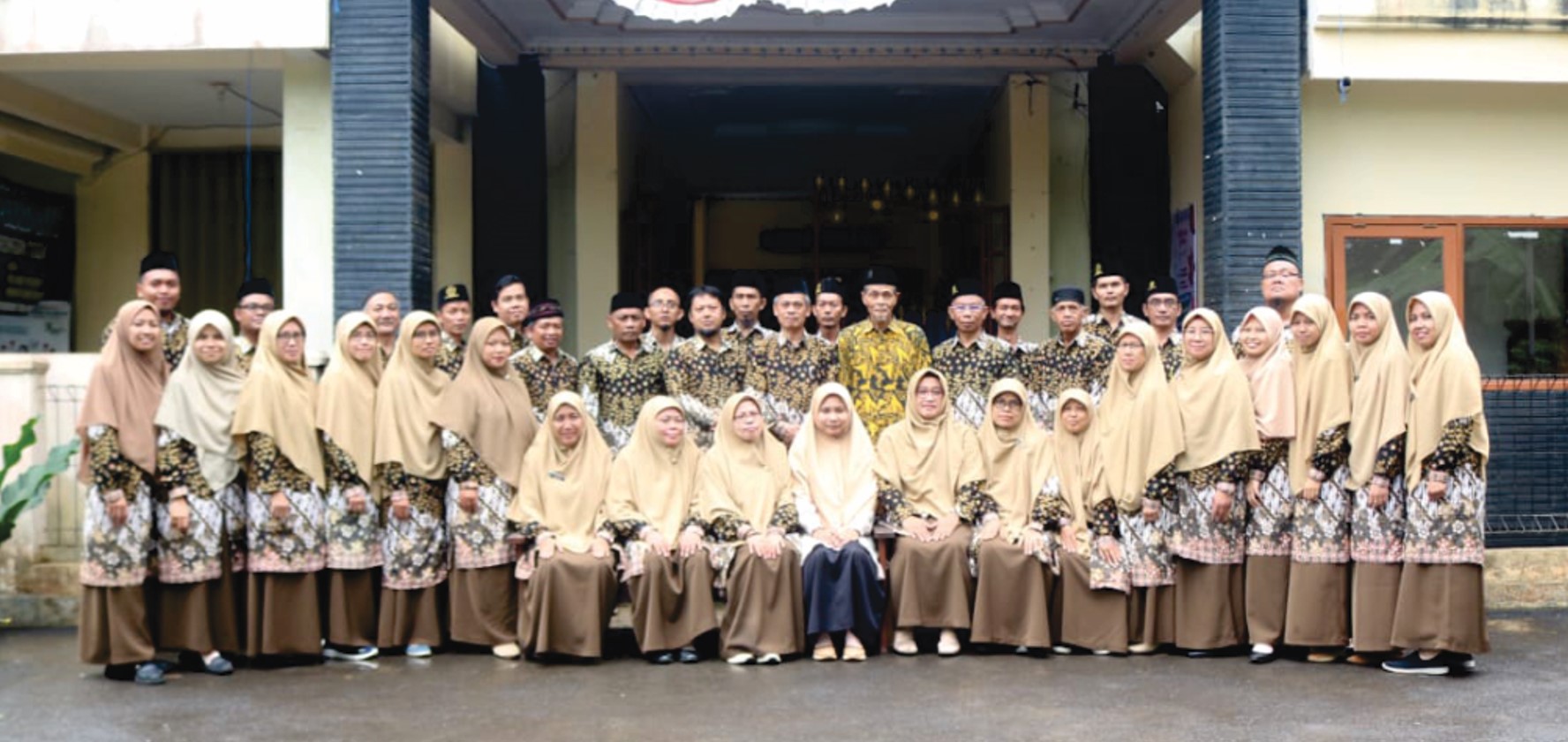 Ustadz MA WI